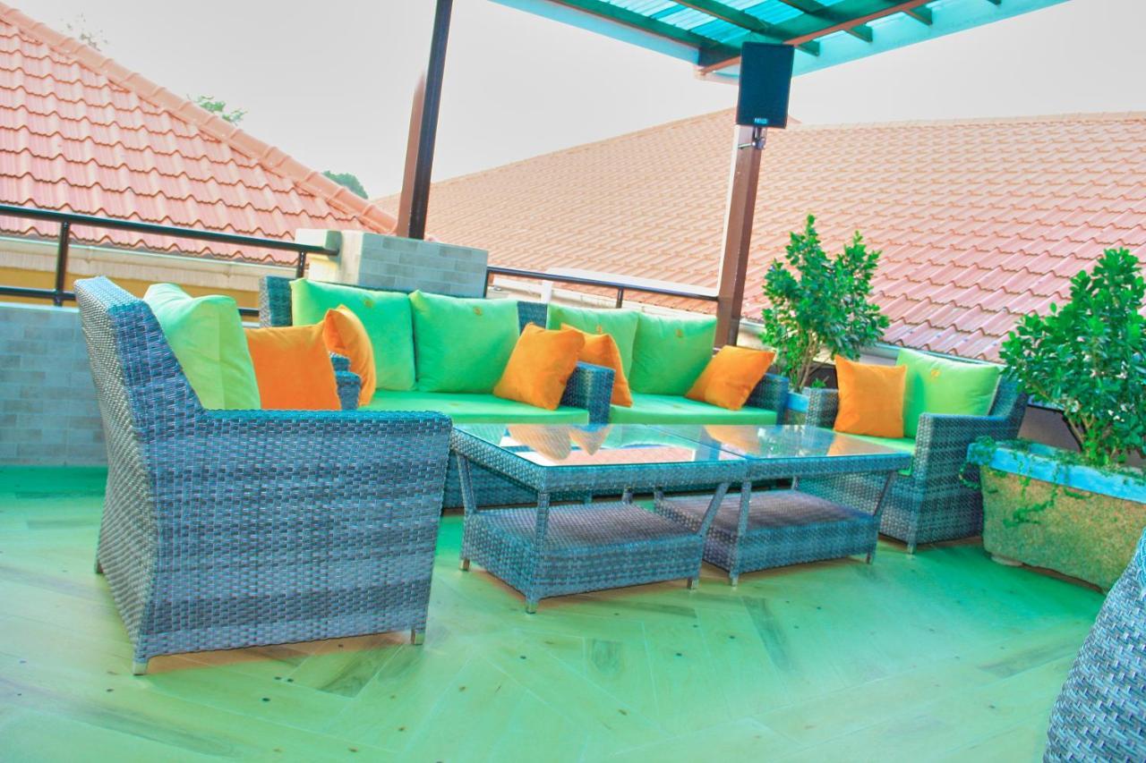 Golden Castle Hotel Hoima Экстерьер фото
