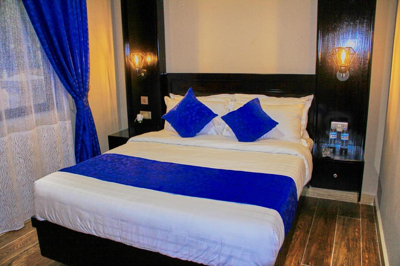 Golden Castle Hotel Hoima Экстерьер фото