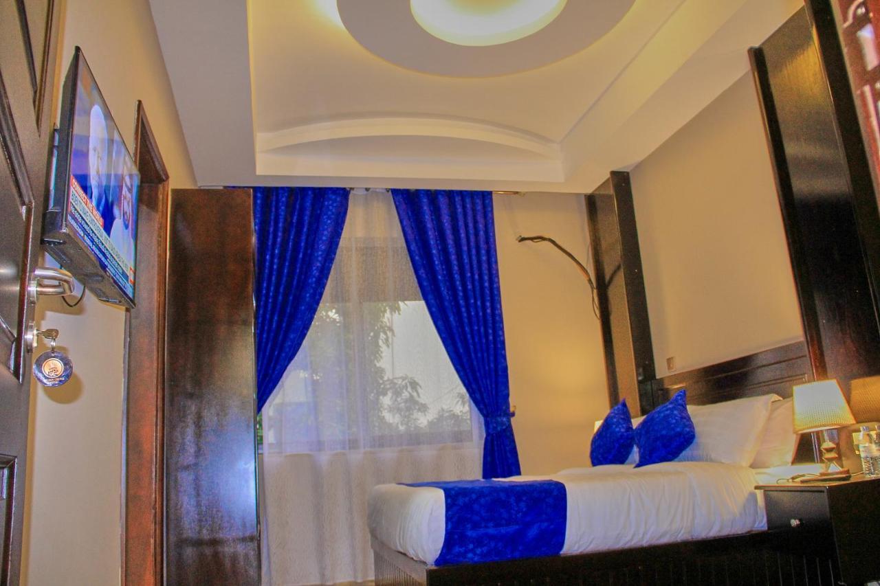 Golden Castle Hotel Hoima Экстерьер фото