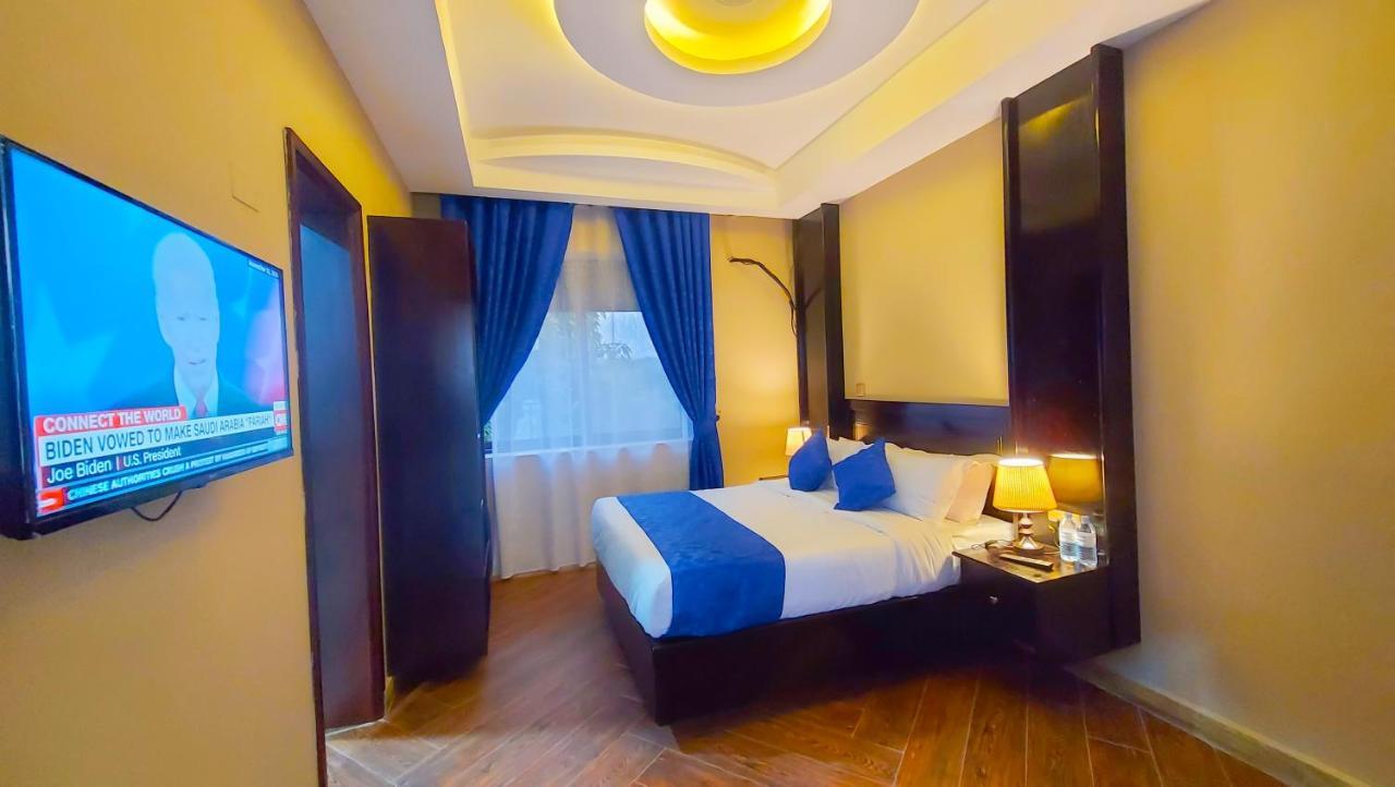 Golden Castle Hotel Hoima Экстерьер фото